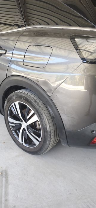 Peugeot 3008 GT híbrido plugin salvado