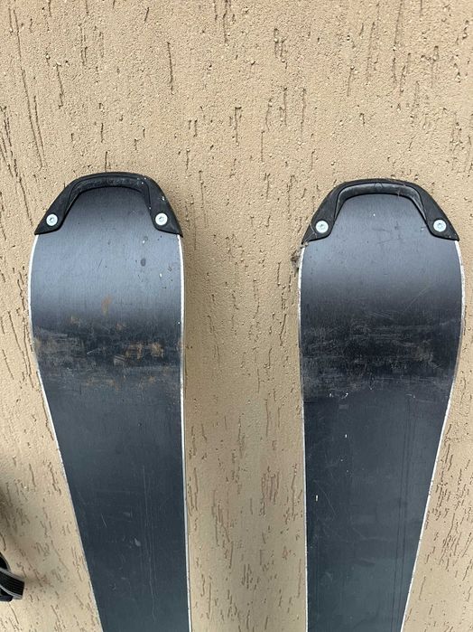 Лижі Salomon з палицями та чохлом