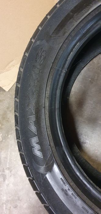 Pneu  Maxxis 215/55ZR16