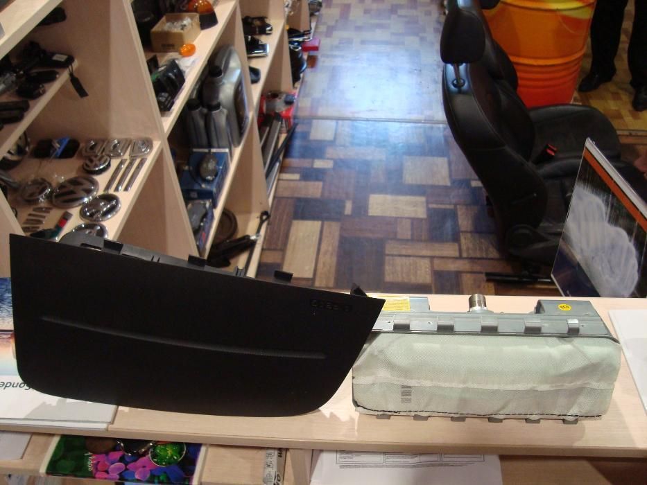 Заглушка подушка ремни Skoda Fabia Roomster крышка air bag руль Polo