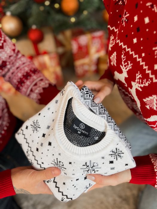 Парні  зимові светри з оленями. Трендовий светр. Світер.