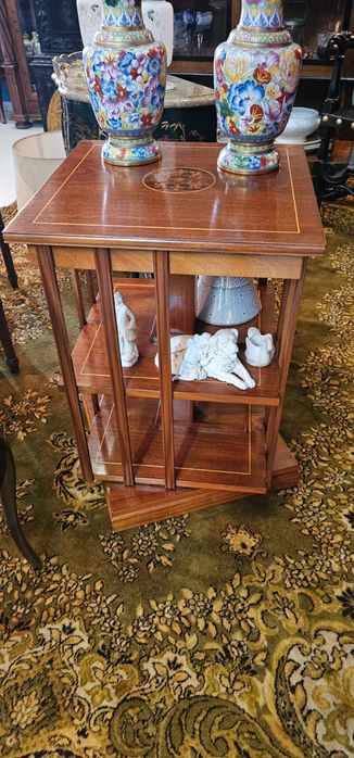 Estante\Mesa Giratória