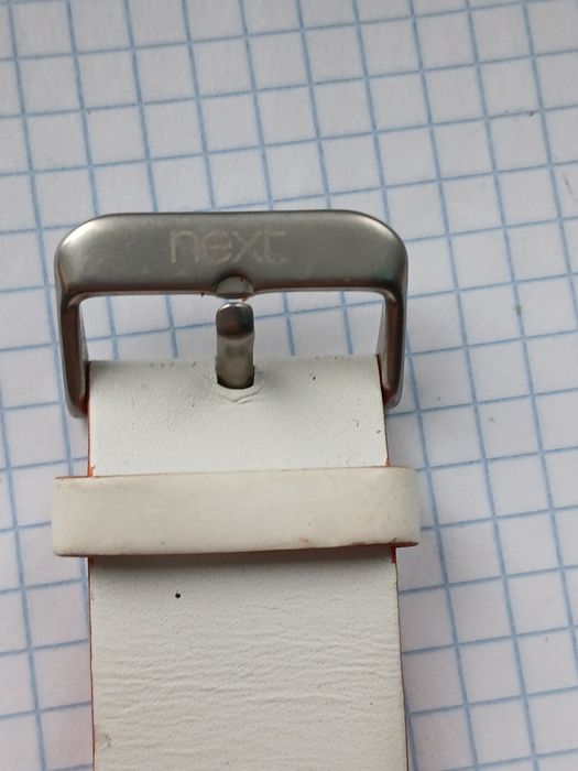 Електронные часы Next