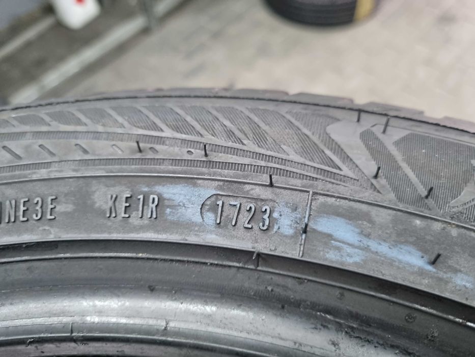 255/45/19 100W Goodyear Vector 4S Gen-3 Dot.1723R POJEDYNCZA