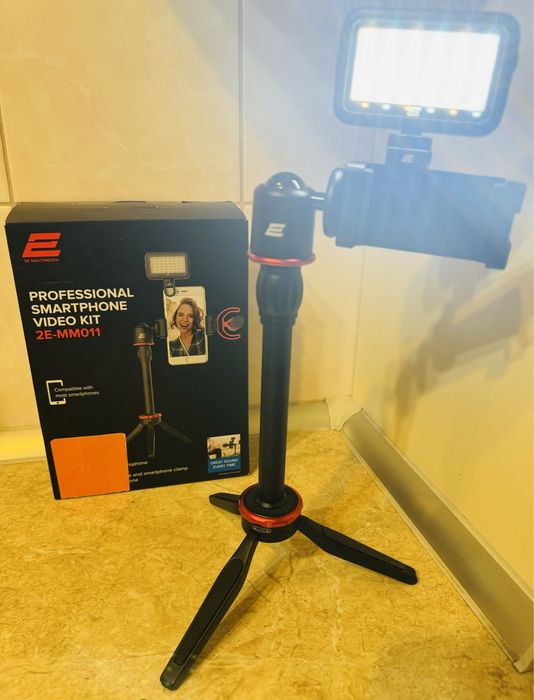 Трипод з мікрофоном і світлодіодною лампою для телефону для блогерів