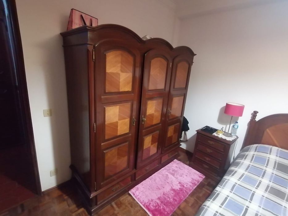 Móveis de Quarto Mogno e nogueira em  ótimo estado