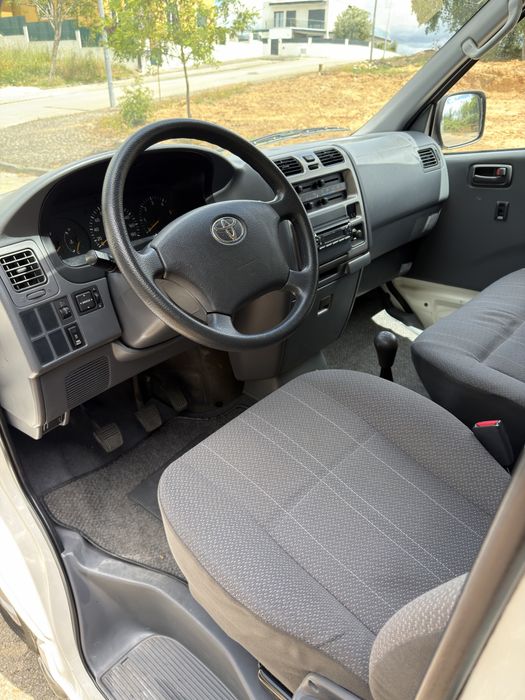 Toyota HiAce 2.5 D-4D  9Lugares  — 2007 — 92.000 km