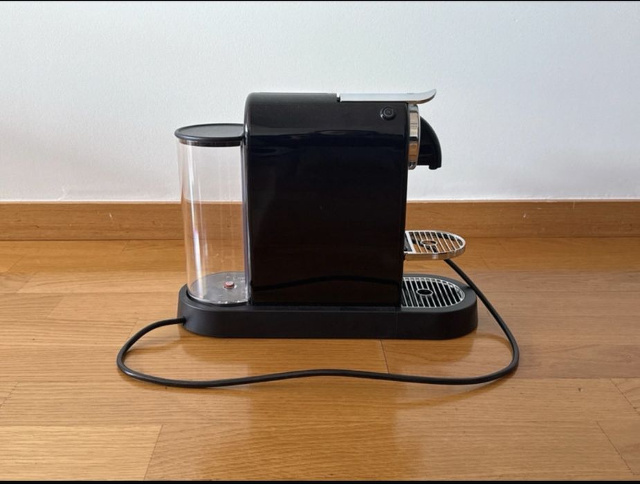Máquina da Nespresso.  Type D113.