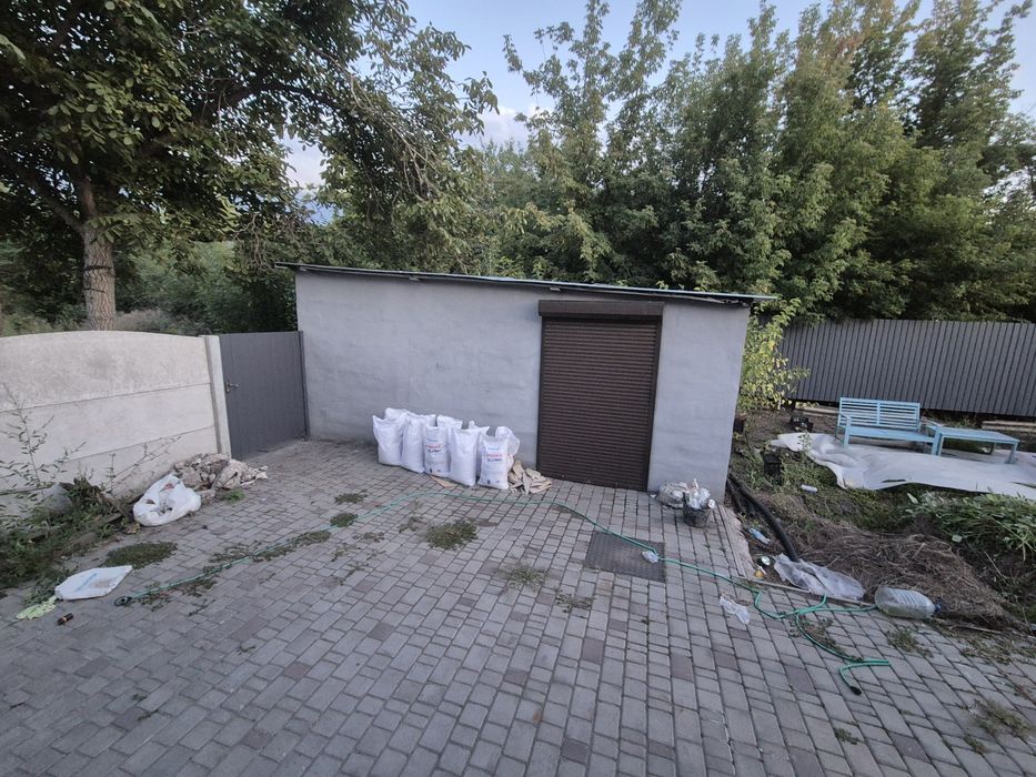 Продаж будинку біля взуттєвої фабрики