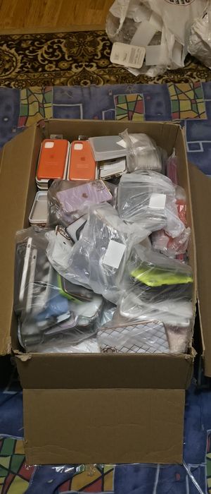 Чохли на Айфони та Android: Нові(Розпродаж)