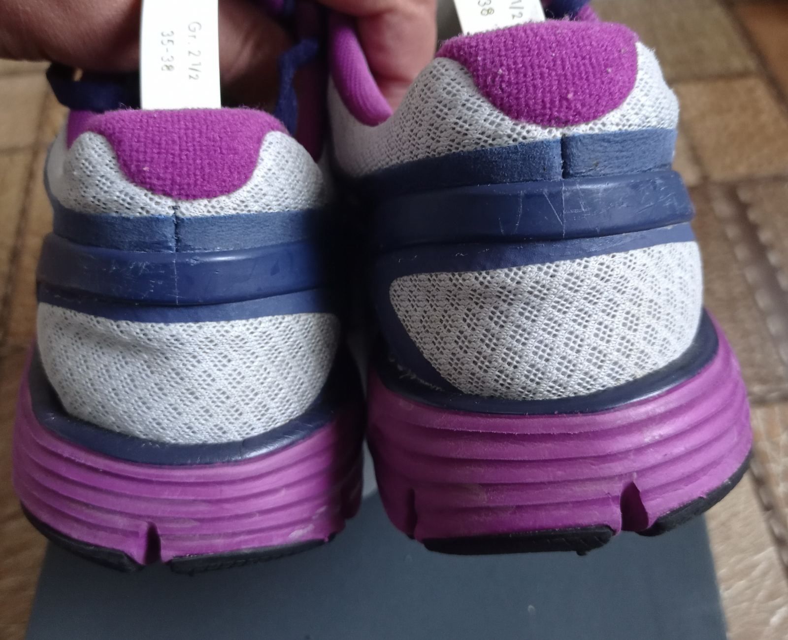 Nike dynamic cheap support