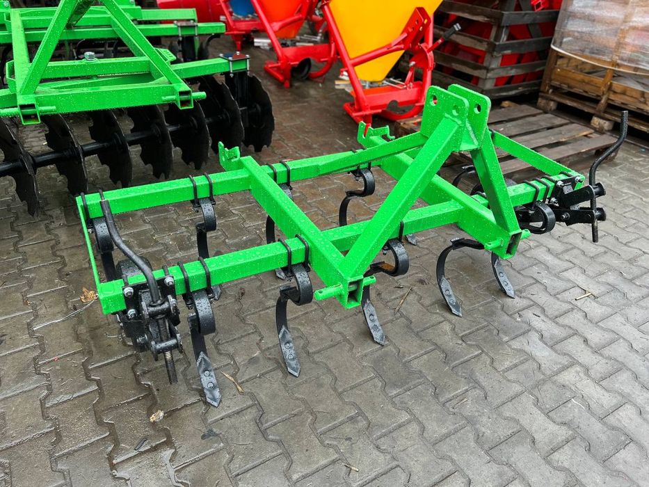 Культиватор суцільного обробітку ( польський культиватор Bomet Бомет )