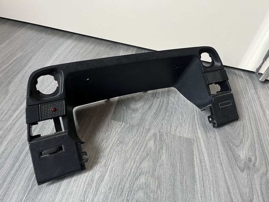 Пластик навколо спідометра Opel Kadett E