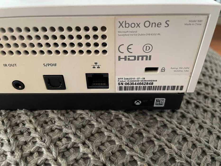Xbox One S - Excelente Estado e completa