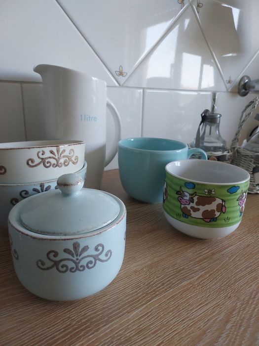 Assorted Tableware Set442236421318256642