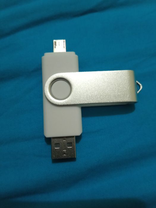 Pen drive USB OTG de 64GB