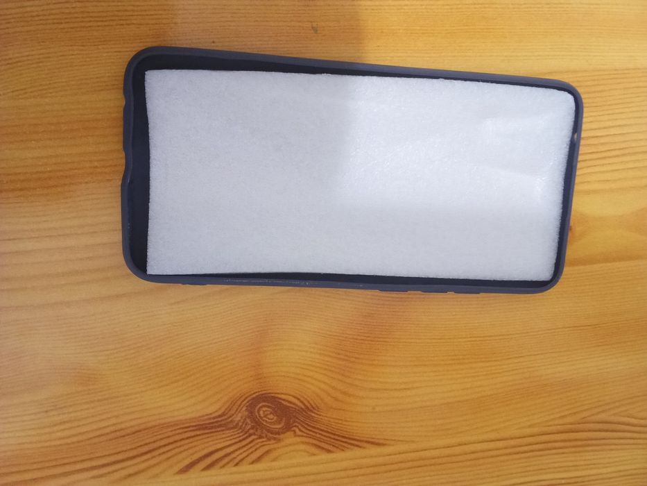 Capa para telemóvel azul.