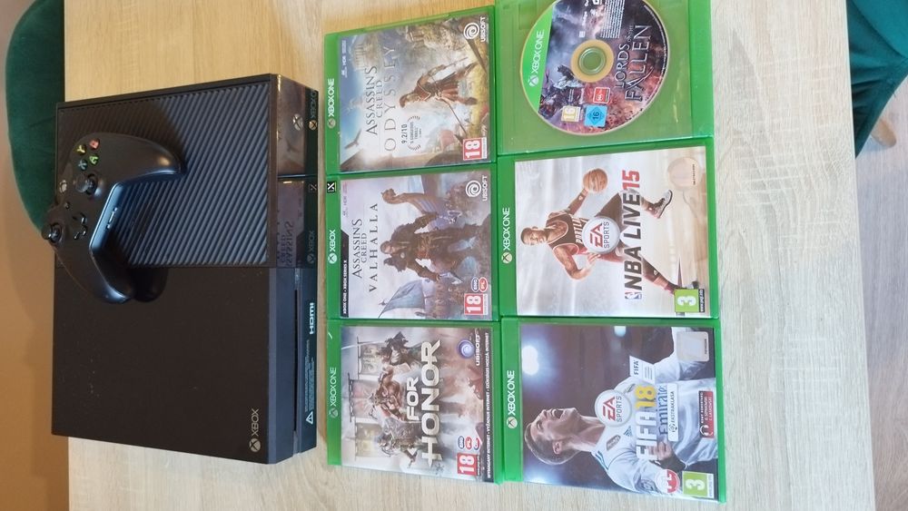 Xbox one + 6 gier + pad