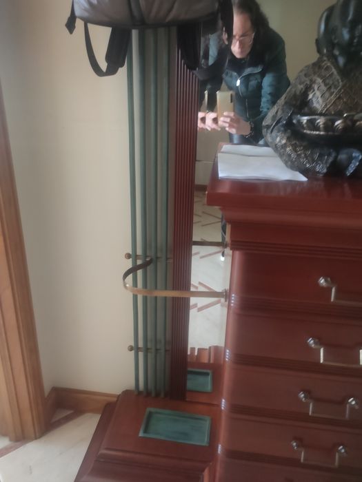 Móvel de entrada com espelho