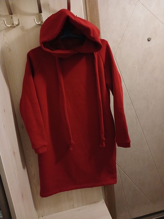 Плаття тепле з капюшоном. Дуже тепле і зручне. Розмір S-М.