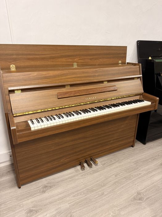 Piano Yamaha C108