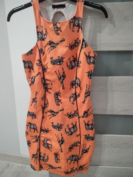 Letnia sukienka z ozdobnym tyłem rozm xs, Bershka