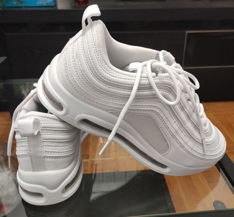 Sapatilhas brancas 37