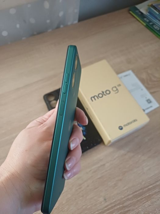 Телефон  Moto g04