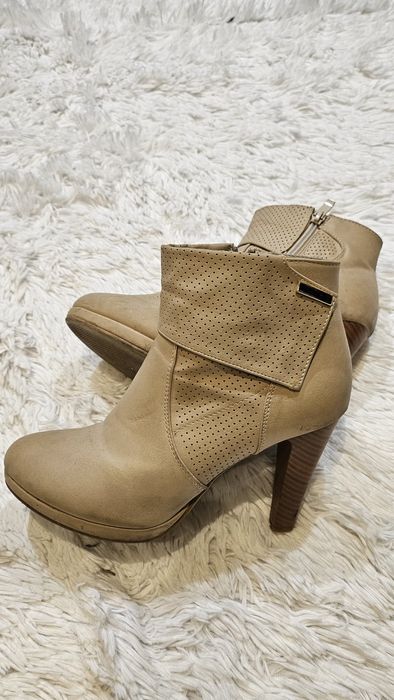 Botki na obcasie  37