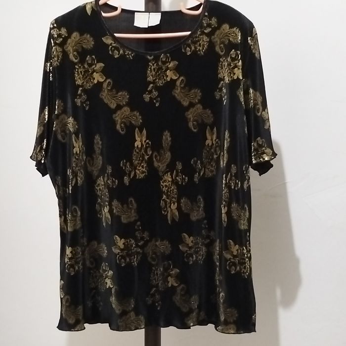 Женская  одежда.