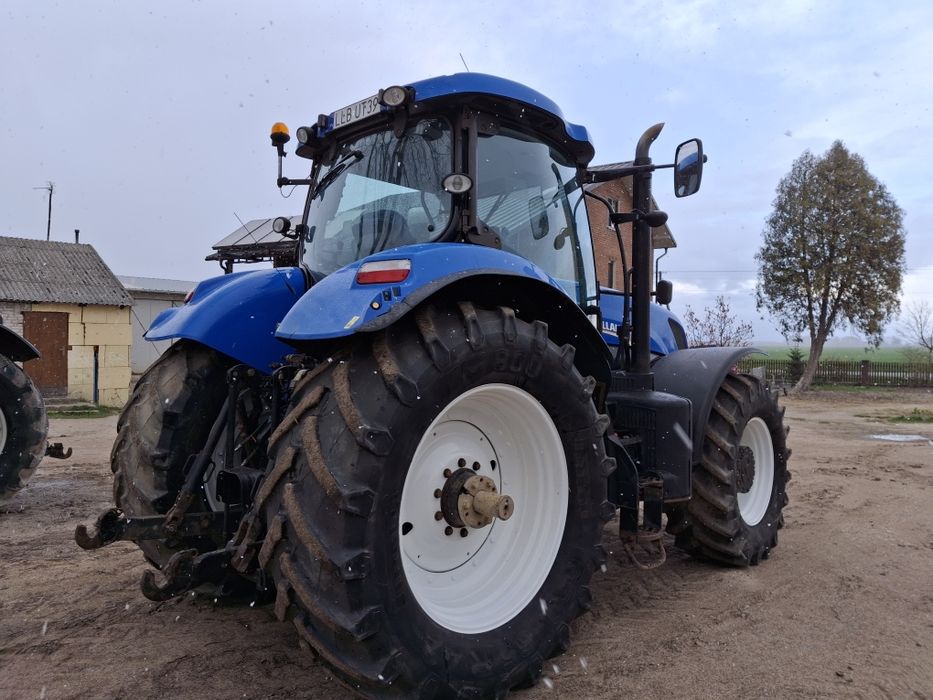 Traktor New Holand T260