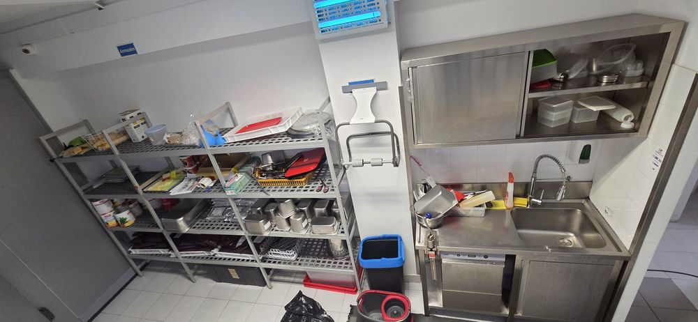 Vende se forno de esteira e equipamento de pizzaria