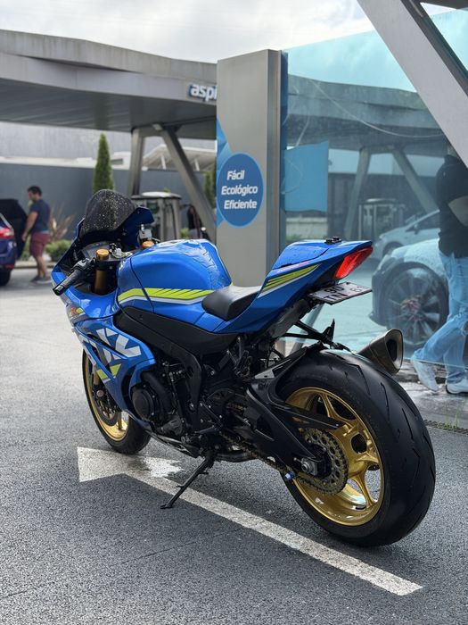 Suzuki 1000 l7 versao R