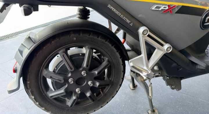Scooter eletrica Super Soco Cpx 125cm3