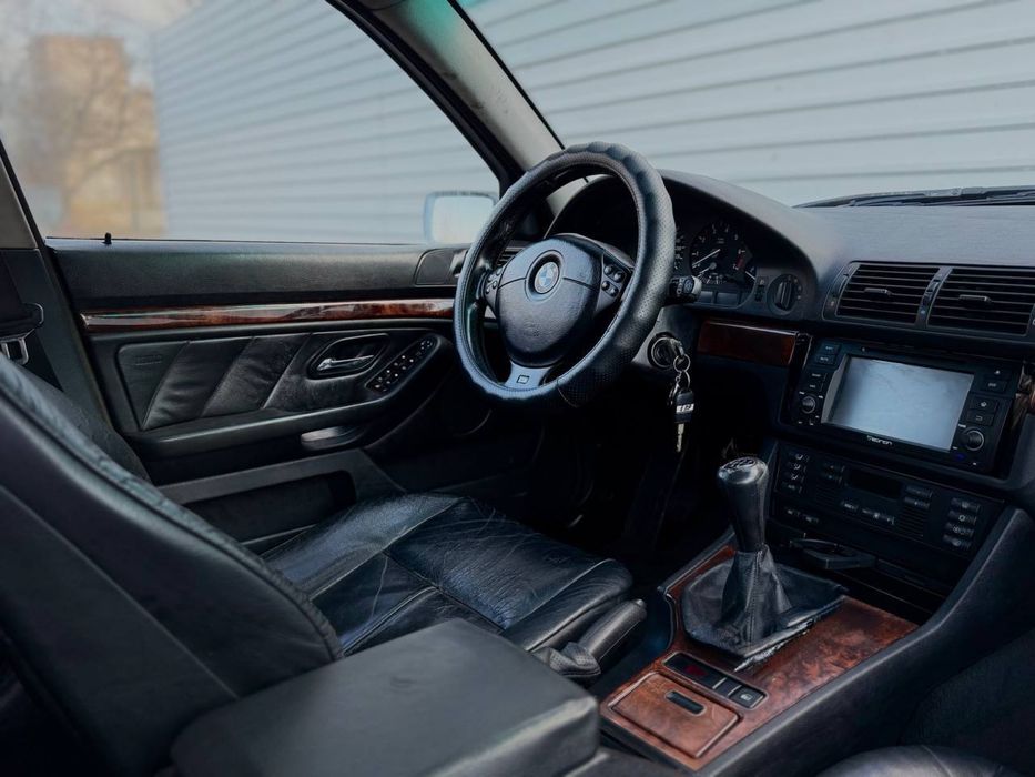 Продам BMW e39  тачка живая
