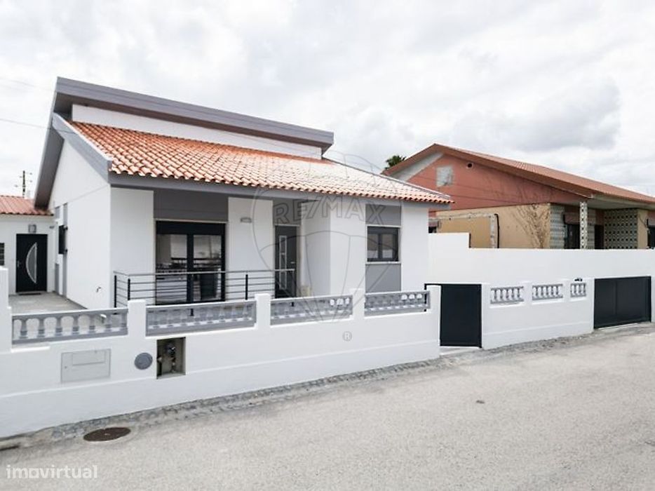 Moradia T4 para venda