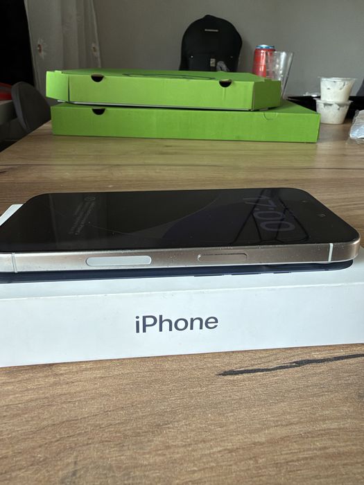Iphone 15 Pro 256GB  87% baterii