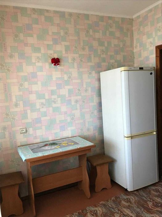 Стіл кухонний зі стільцями