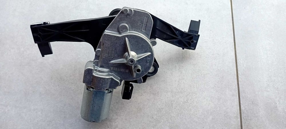 Lampa klapa tył,silniczek wycieraczki,stop,maska.Opel corsa e.5-drzwi.