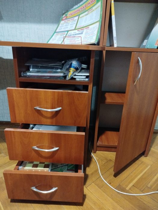 Продам стіл комп'ютерний