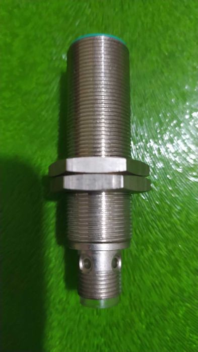 Индуктивный бесконтактный датчик