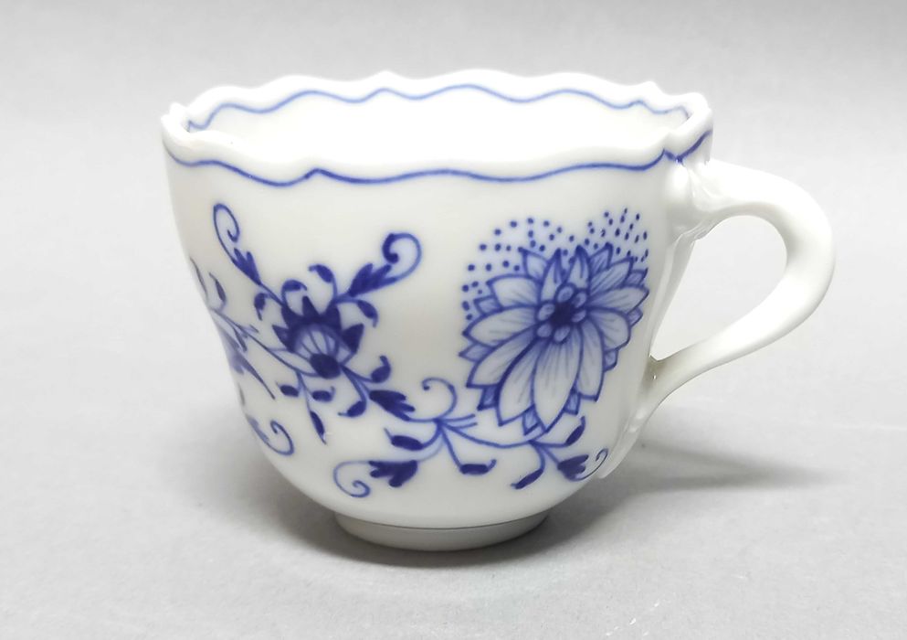 Filiżanka do mokki, wzór cebulowy, Miśnia Meissen