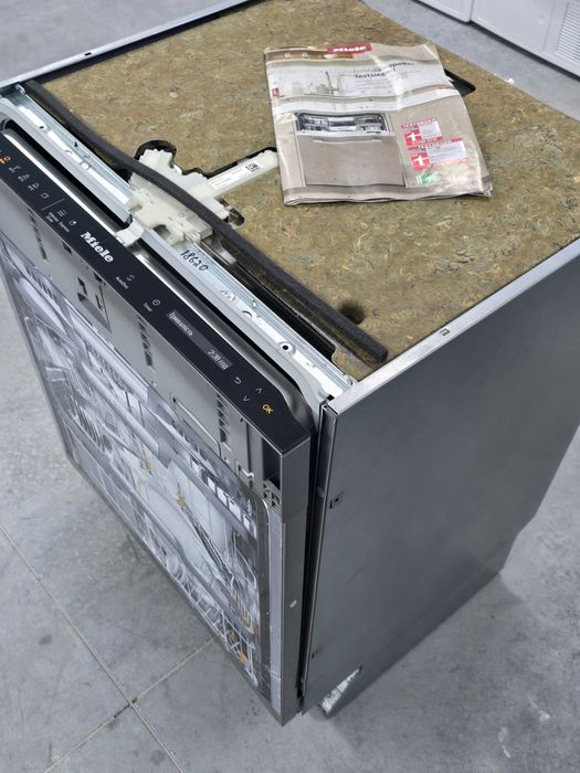 Сенсорна посудомийна машина Miele G 7365 SCVi XXL AutoDos– Стан Ідеал