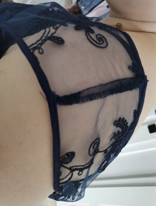 Elegancka Koronkowa sukienka Mona 52