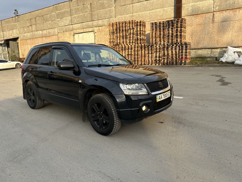 В продажу гарний автомобіль. Сузукі гранд вітара 2.0 бензин Без газу