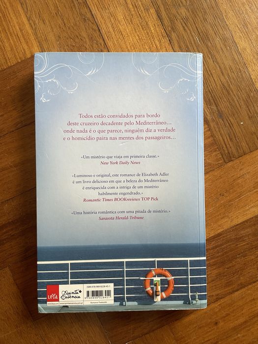 Livro: Viagem a Capri de Elizabeth Adler