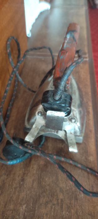 Утюг в рабочем состоянии