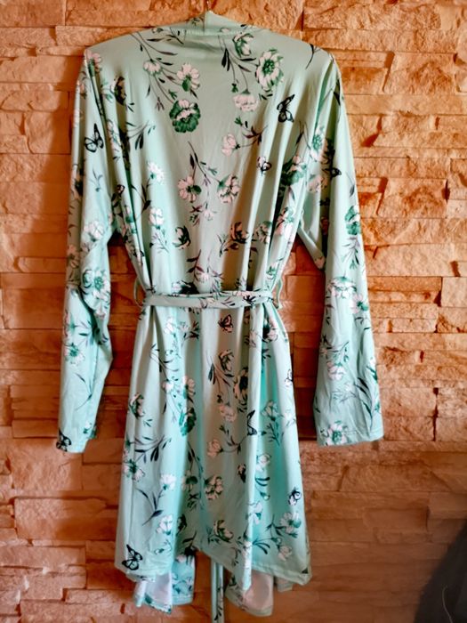 Delikatny szlafrok damski