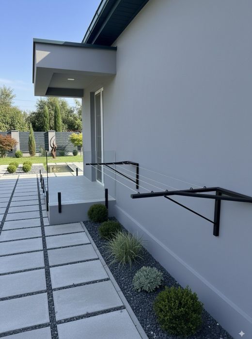 Вешалка для одежды складная настенная. Для улицы, дома, склада, офиса