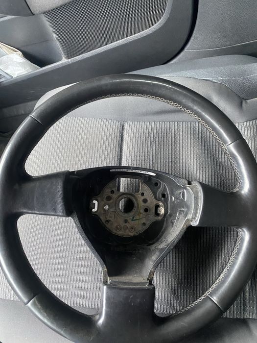 Руль VW Jetta 5 Golf 5 весь в коже